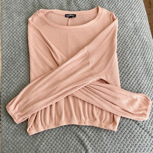 Fuzzy Sweater 🎀 - Picture 2 of 5